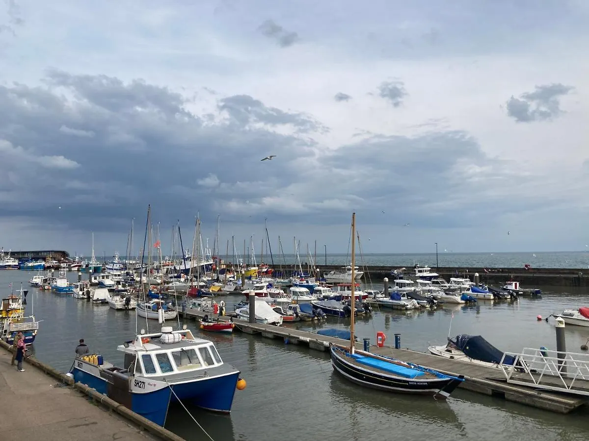 Bed & Breakfast Beautiful Sunlit Rooms, 2 Mins From Beach, Private Garden Bridlington