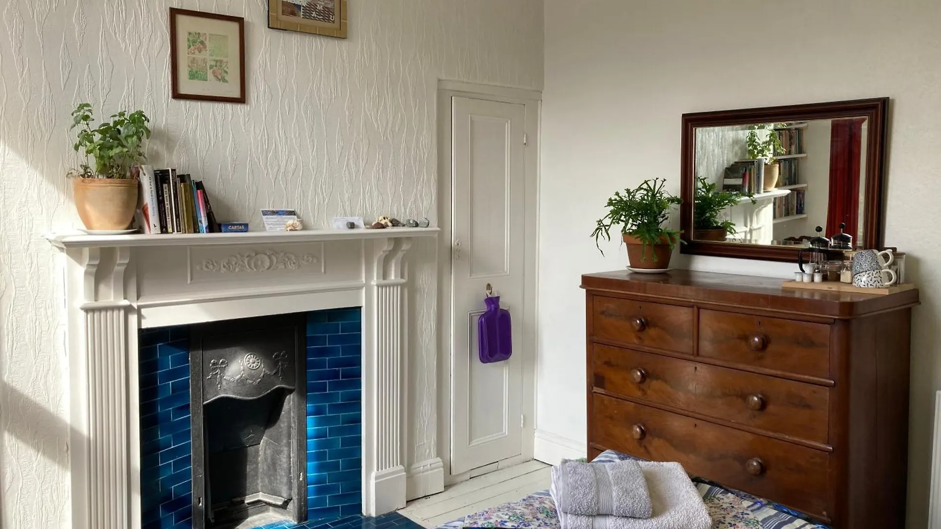Beautiful Sunlit Rooms, 2 Mins From Beach, Private Garden Bridlington
